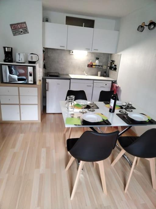 סן-לארי-סולאן Appartement Dans Une Residence Calme מראה חיצוני תמונה