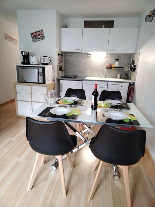 סן-לארי-סולאן Appartement Dans Une Residence Calme מראה חיצוני תמונה